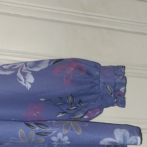 Vintage ruffle blouse - Picture 4 of 7